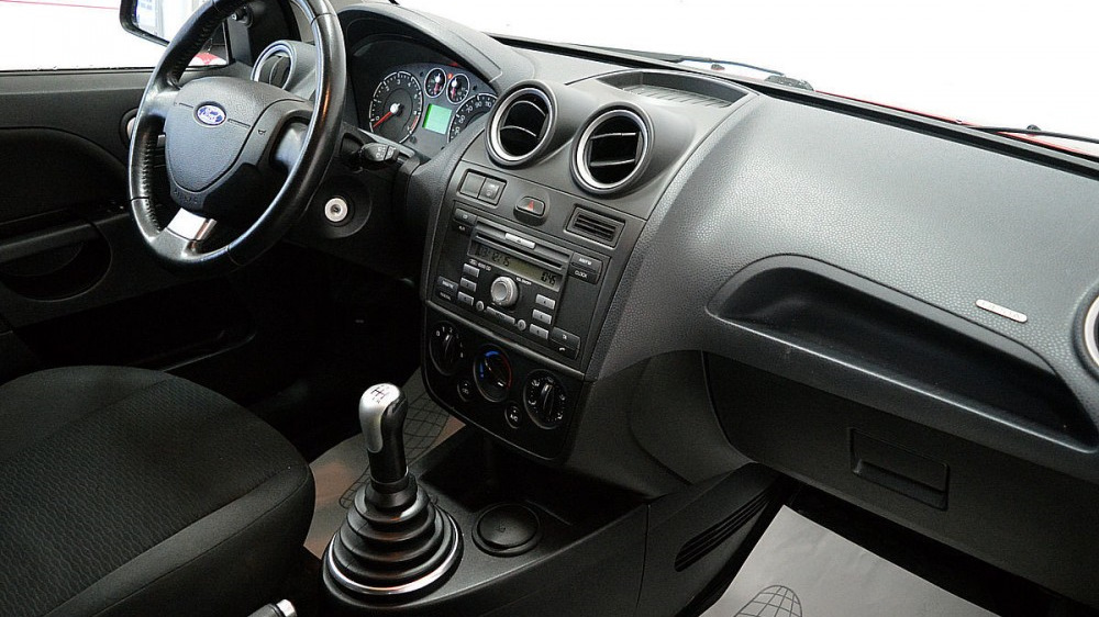 Форд фиеста 1 поколения. Панель форд фиеста мк5. Панель форд фиеста мк5. Панель форд фиеста мк5. Форд фиеста 2008 салон.