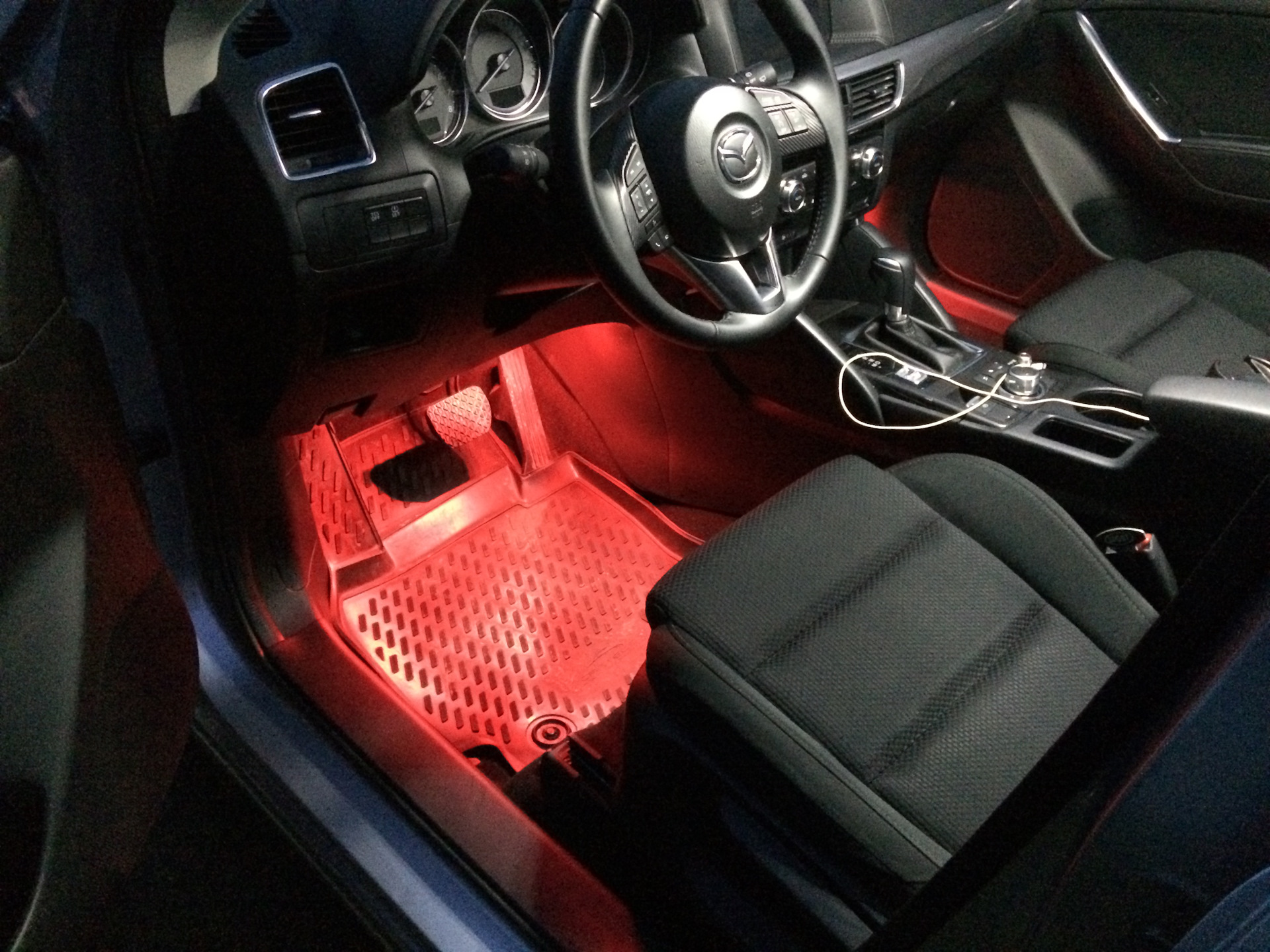 Подсветка мазда сх5. Подсветка ног Mazda 6 gg. Подсветка Mazda CX 5. Подсветка салона Mazda CX-5. Подсветка ног Мазда СХ-5 2016.