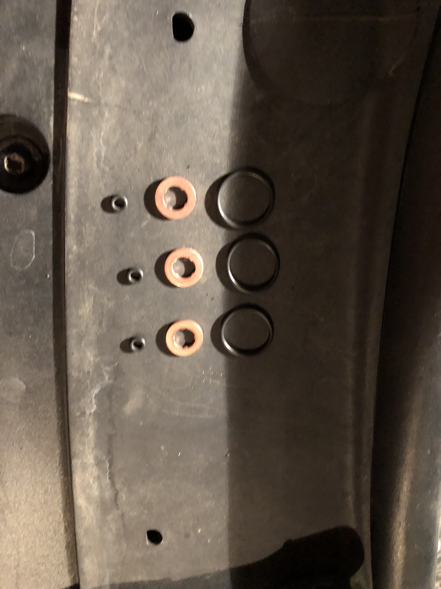 Замена колечек на форсунках. — Volkswagen Touareg (1G), 3 л, 2009 года ...