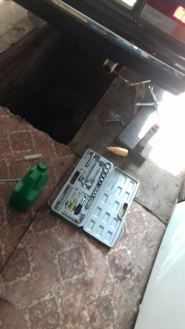 Замена масла в редукторе заднего моста — Lada 21074, 1,6 л., 2008 года ...