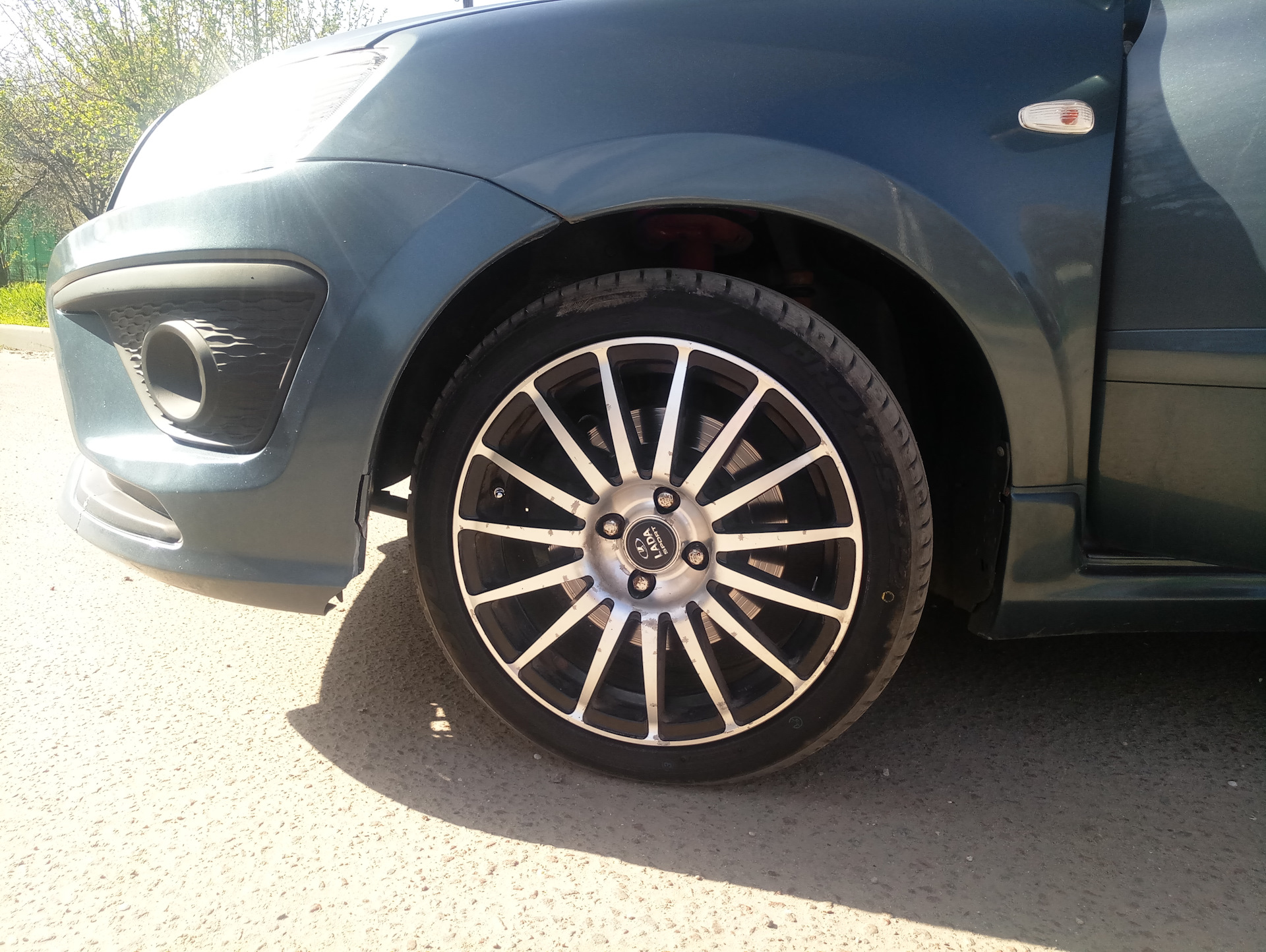 Лето. Стрит. — LADA Granta Sport, 1,6 л., 2014 года | шины | DRIVE2