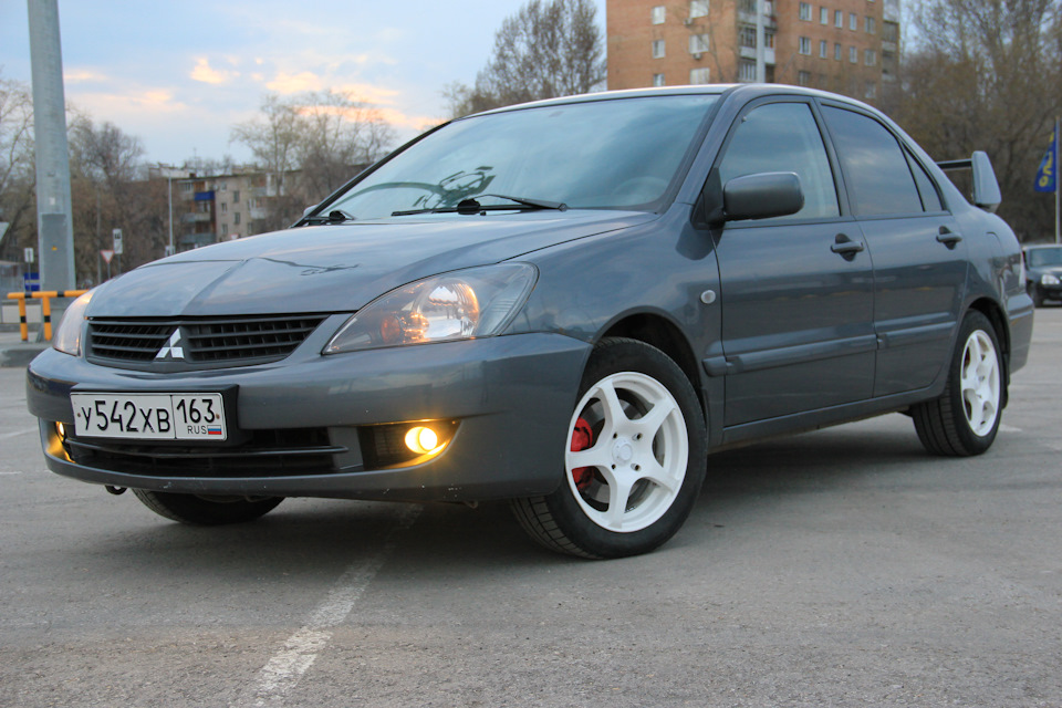 Запчасти на митсубиси лансер 9. Mitsubishi Lancer 9. Митсубиси Лансер 2006. Лансер 9 Рестайлинг. Mitsubishi Lancer 9 хэтчбек.