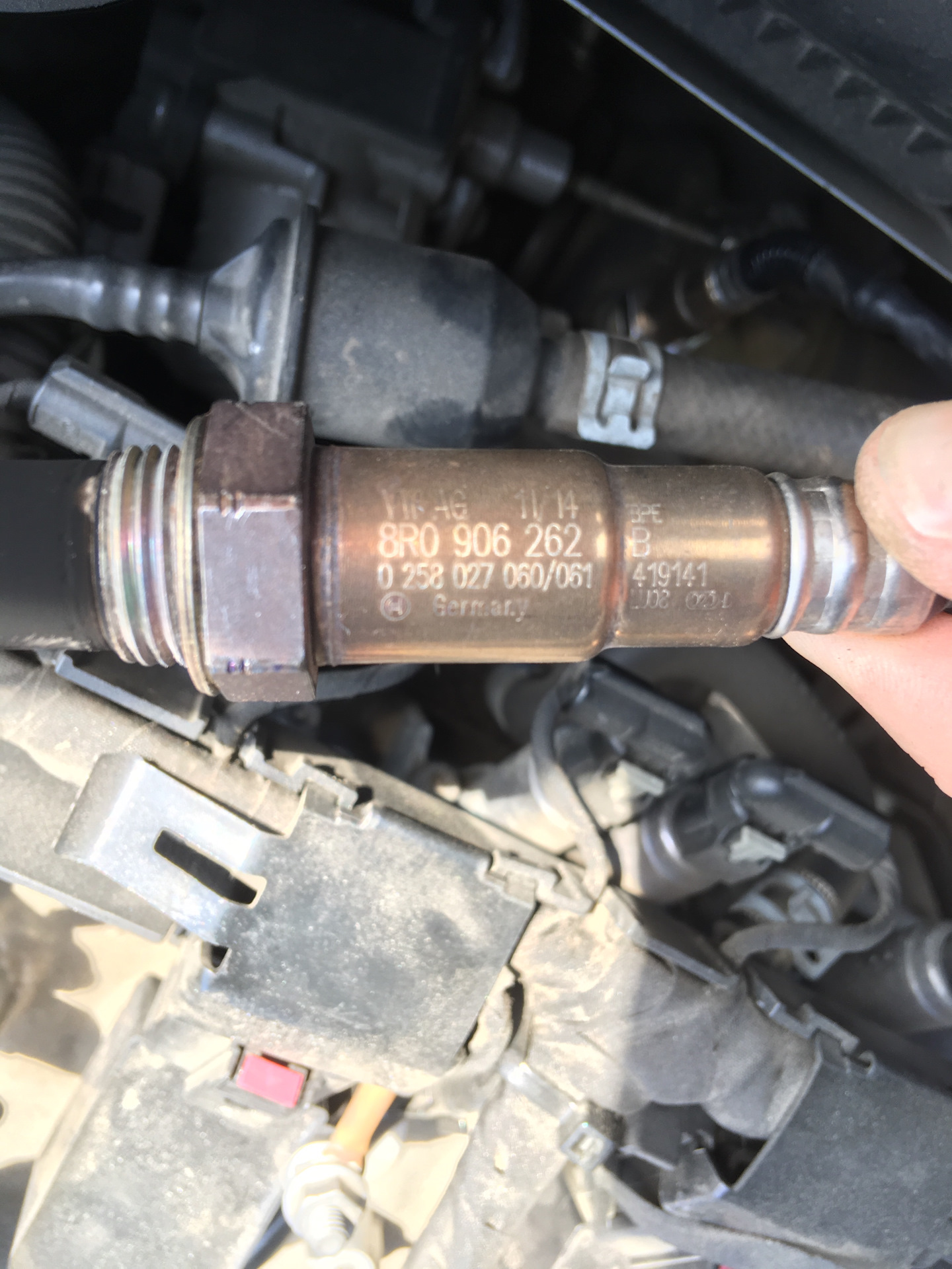 Машина дергается лямбда. Лямбда зонд Ауди q5. Датчик кислорода Audi q5. 025802700f. Ауди q5 2016 передний лямбда-зонд оригинальный номер детали.
