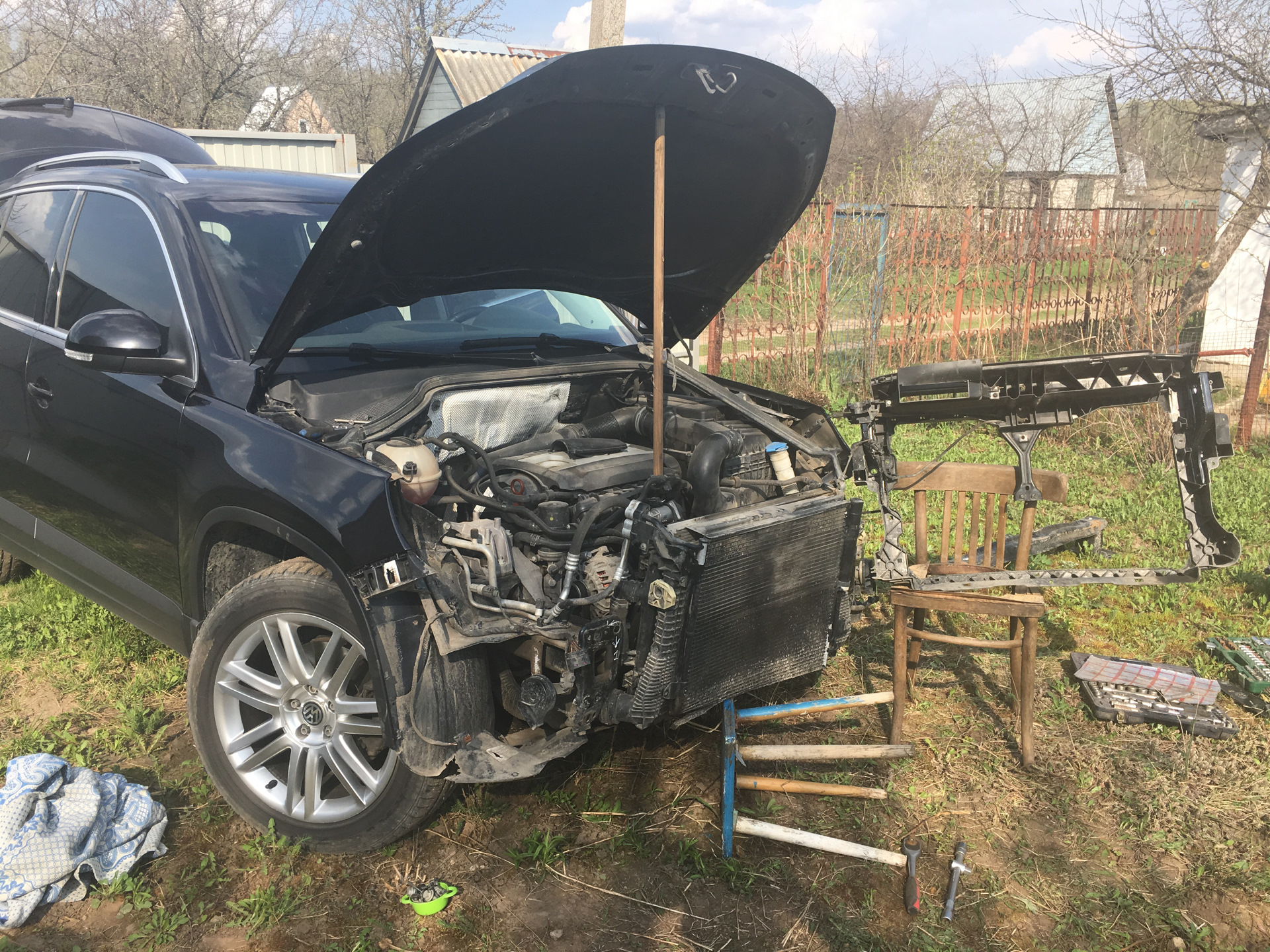 Как снять радиатор охлаждения тигуан Замена радиатора кондиционера - Volkswagen Tiguan (1G), 2 л, 2011 года своими ру