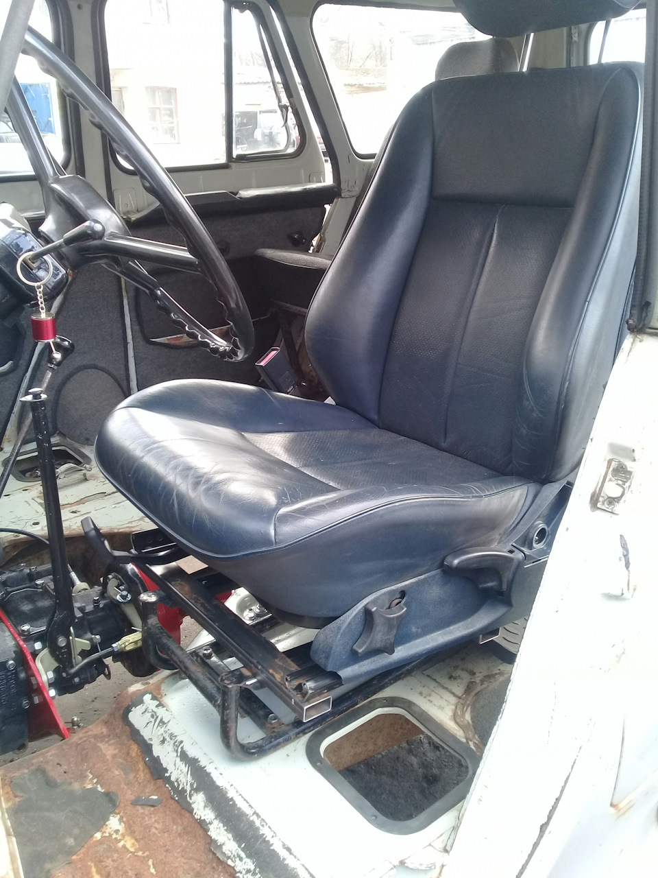 УАЗ 469 сиденья от иномарки