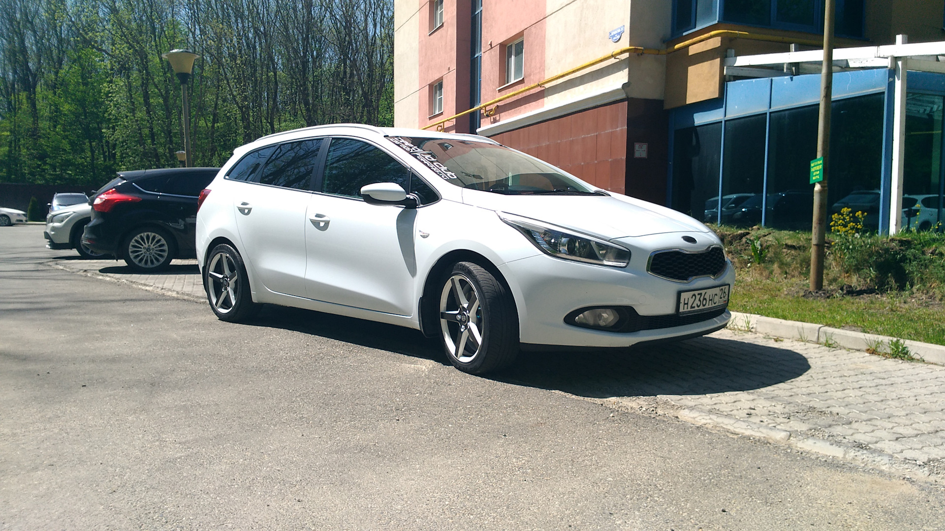 KIA Ceed SW (2G) 1.6 бензиновый 2013 | Белый Вагон на DRIVE2