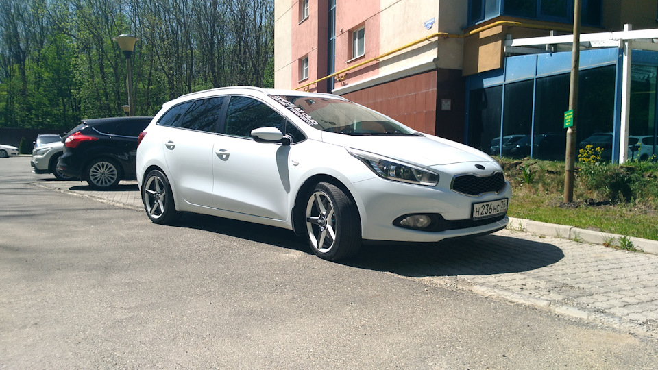 Kia Ceed 2012 белая