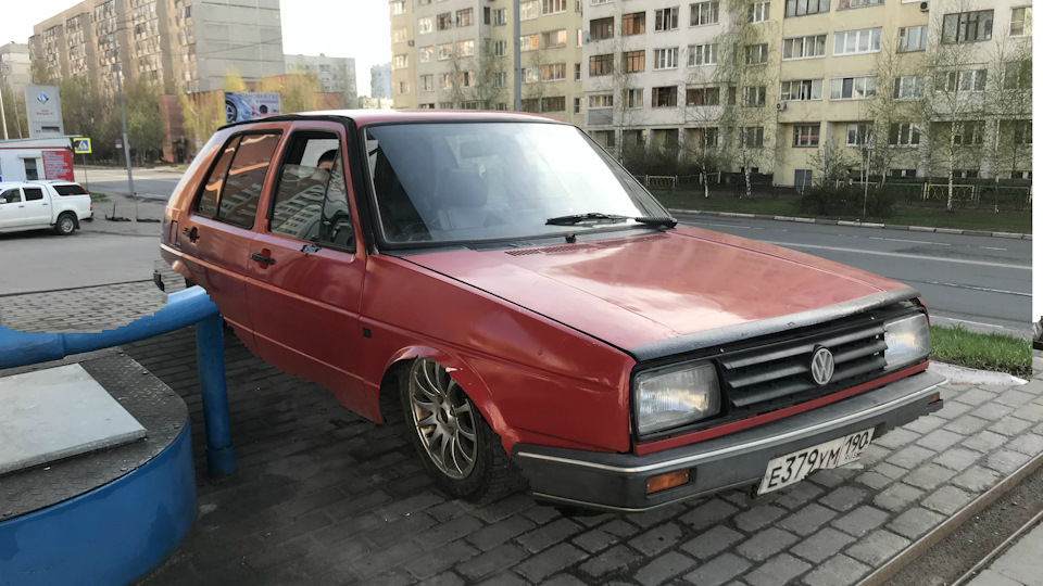 Volkswagen Golf ПОКА НЕ ДАЛА СЕБЕ КЛИЧ