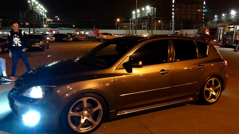 Mazda 3 Серый конь 2.0