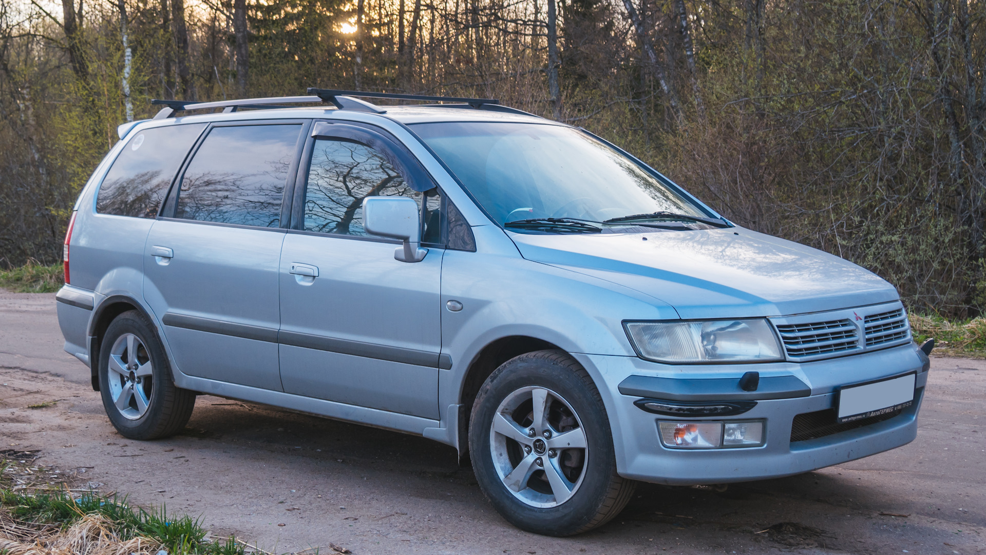 Mitsubishi space wagon. Mitsubishi Space Wagon, 2001. Mitsubishi Space Wagon белый 2003. Mitsubishi Space Wagon 2020.