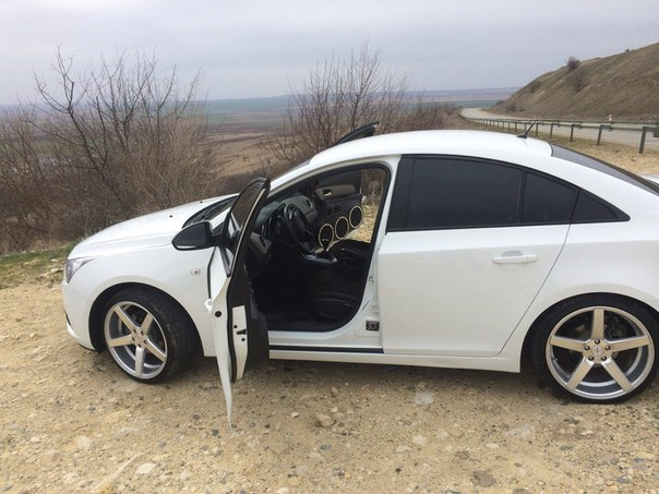 Chevrolet Cruze r17 Воссен