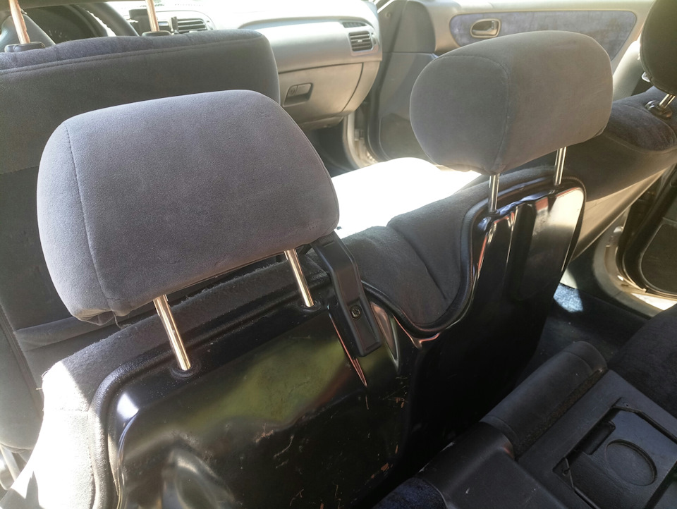 Не опускается подголовник мазда 3 2008. Mazda 3 2008 headrest stuck YouTube