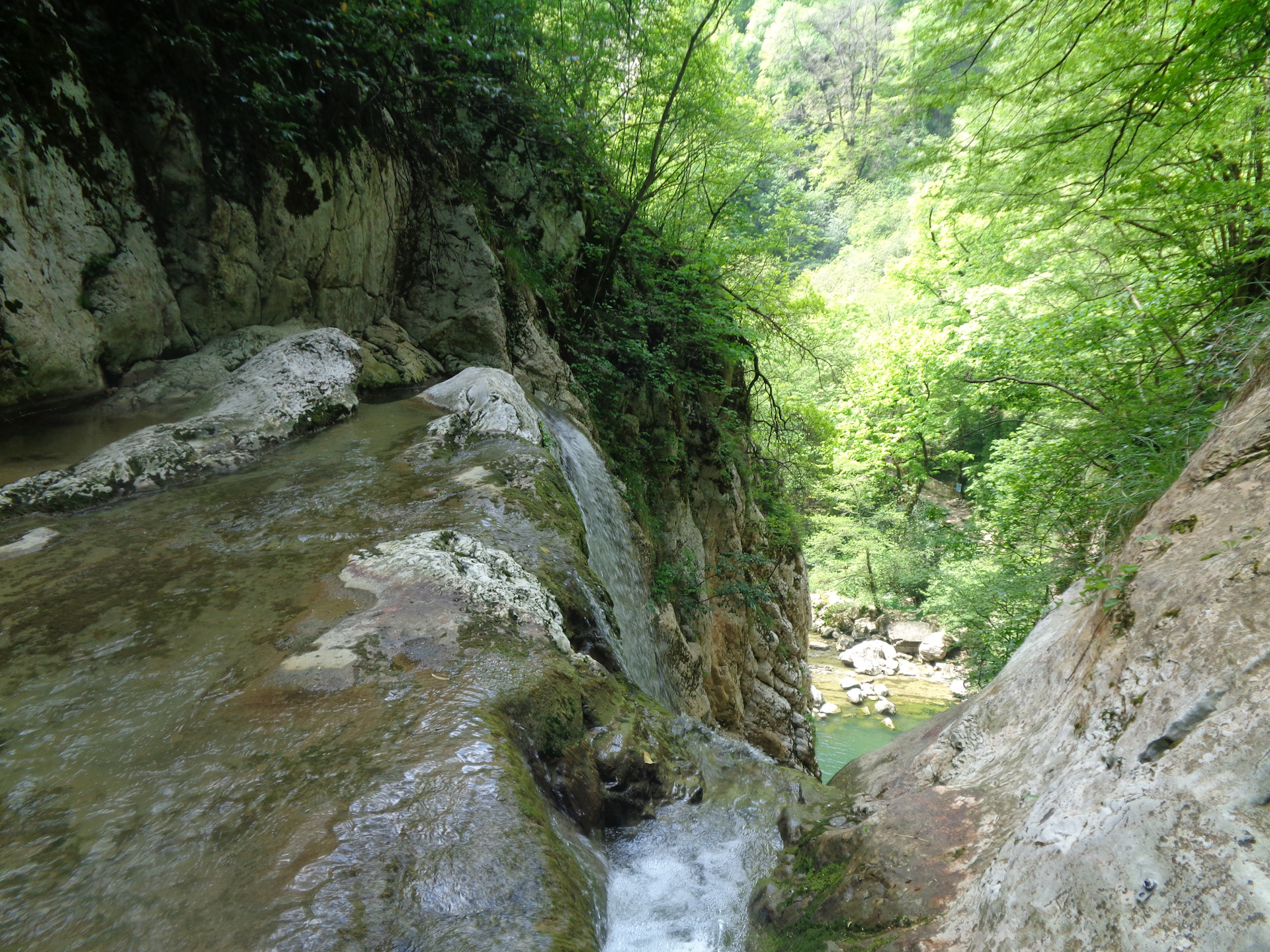 гора ахун и агурское ущелье