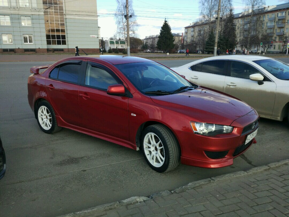 Лансер 50. Mitsubishi Lancer 2. Lancer x 215/50 r17. Мицубиси Лансер 2.0. Митсубиси Лансер драйв2.