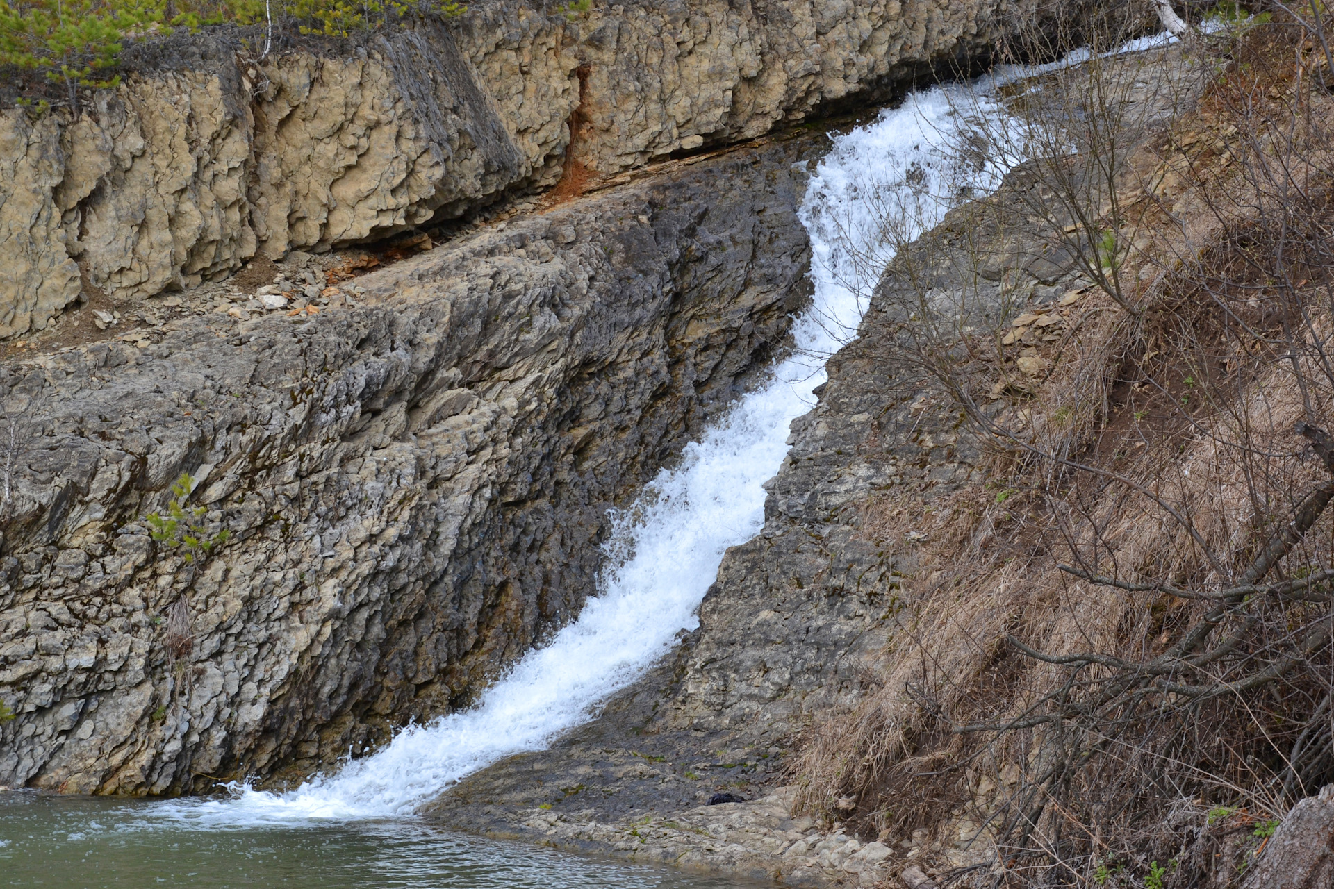 Село глубокое. Водопад в Красноселке Кемеровской области. Водопад Кемерово Камышная. Водопад в Камышино Кемеровская область. Иткаринский водопад Кемеровская.