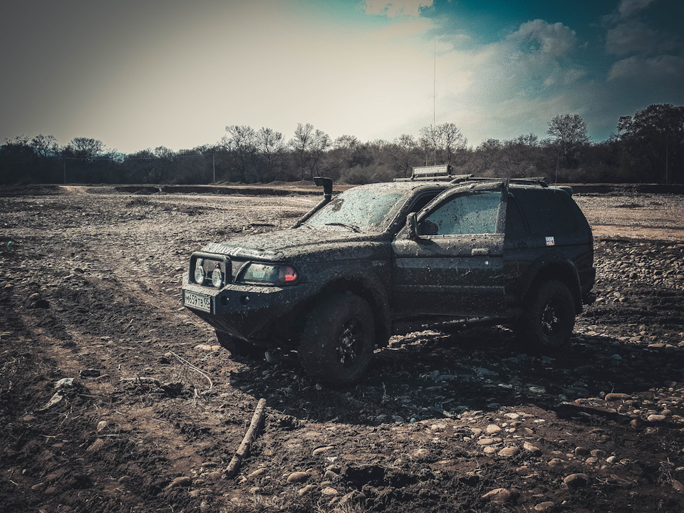 хрюшка… — Mitsubishi Montero Sport (1G)