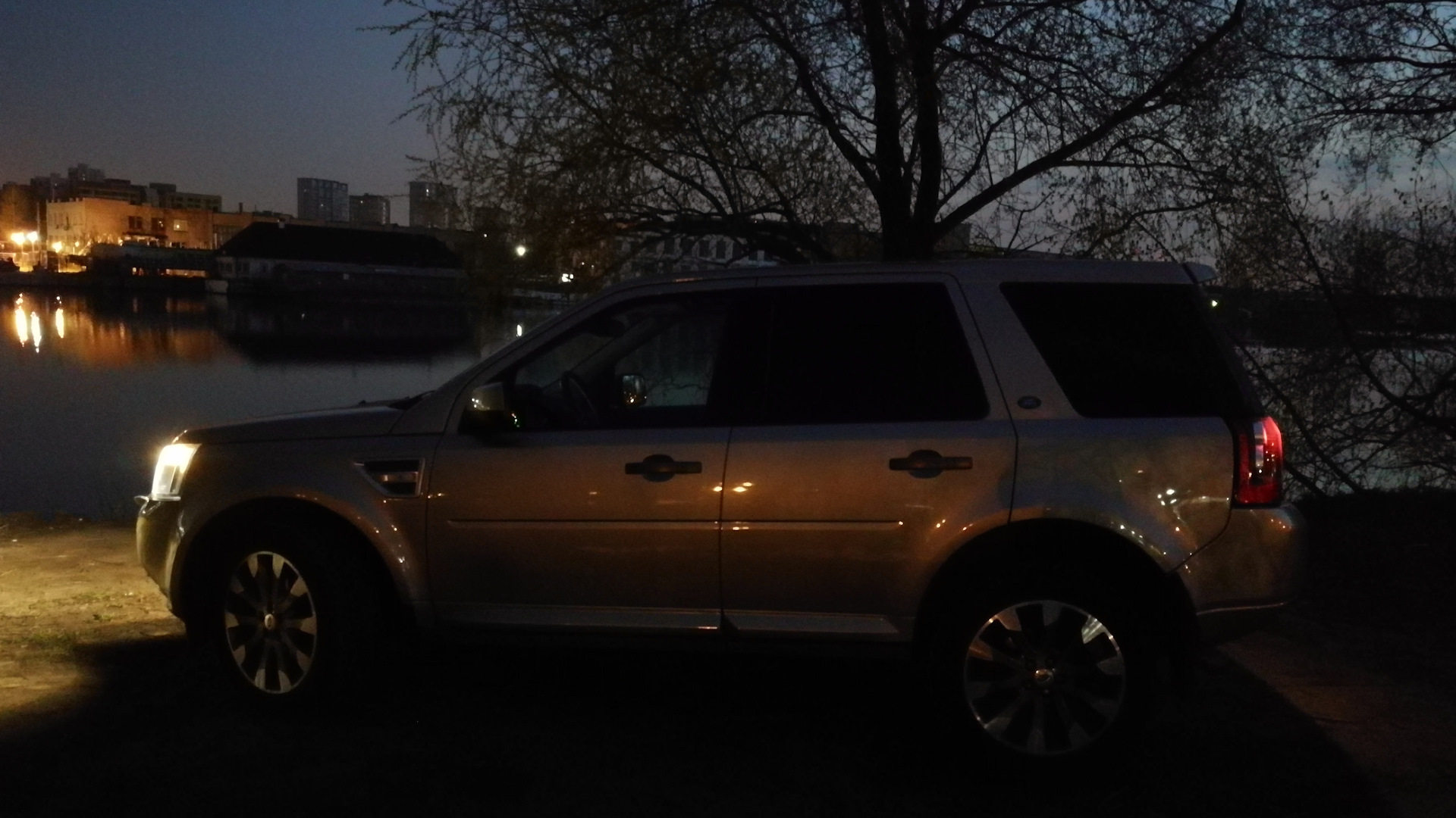 Land Rover Freelander 2 2.2 дизельный 2011 | ТрРрактоР КирпичиК St.1 на  DRIVE2