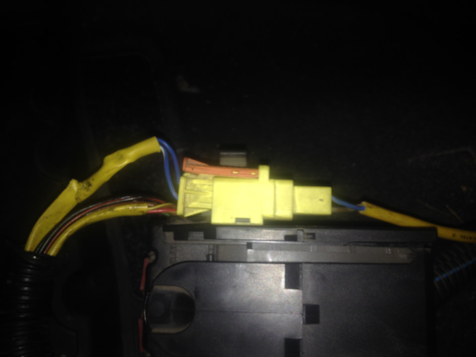 Проблема со жгутом Airbag под водительским креслом. — Opel Astra G, 1,7 ...