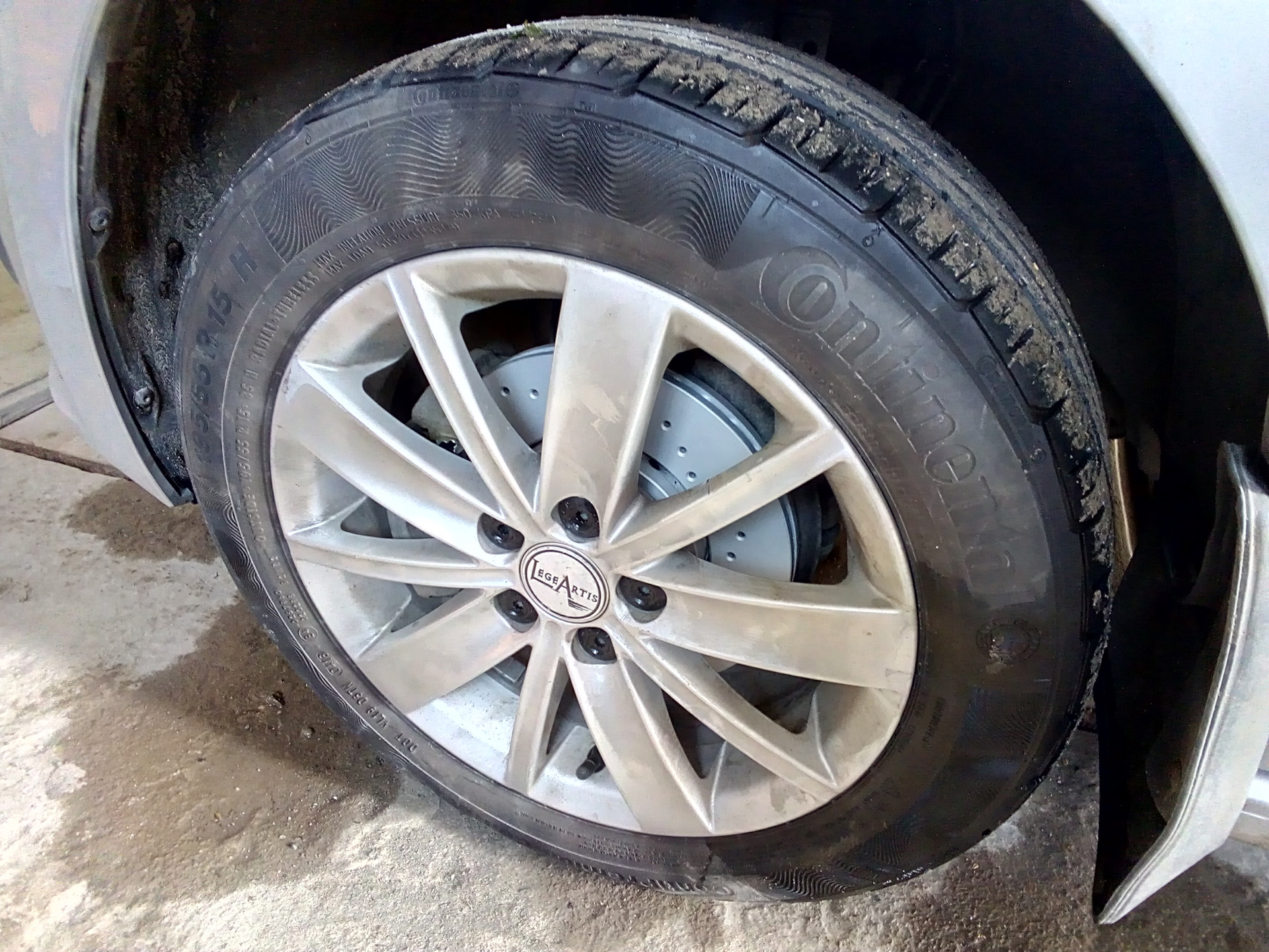 Замена тормозных дисков, колодок и масла в МКПП — Volkswagen Polo Sedan ...