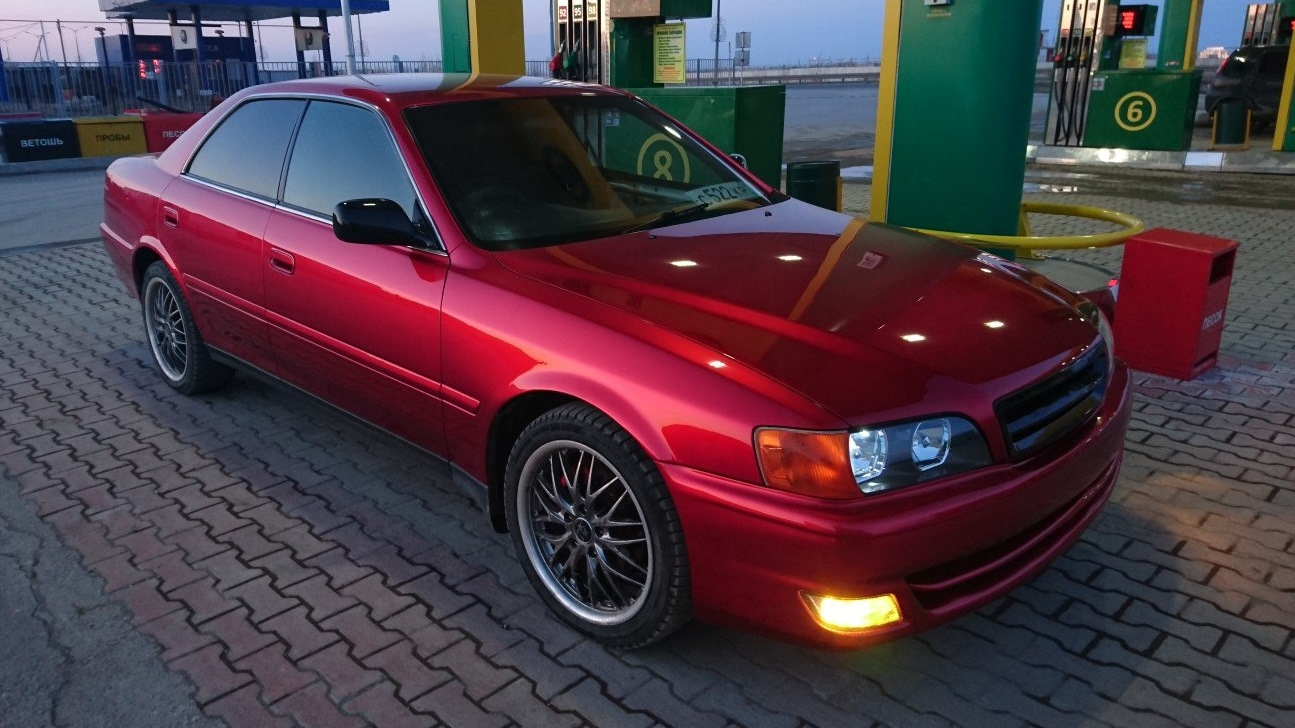 Toyota Chaser 100 красный