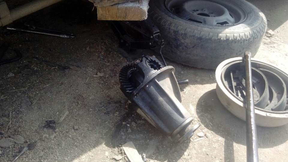 Вклинила заварка + установка задних пружин нива) — Lada 21053, 1,6 л ...