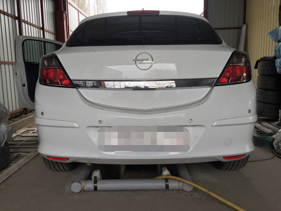 Парктроник AVILINE MP-227led-f — Opel Astra H GTC, 1,6 л, 2010 года ...