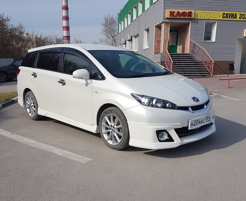 Покажи тойота виш. Toyota Wish 2010. Тойота Виш 20 кузов. Обвес Toyota Wish. Тойота Виш 2009.