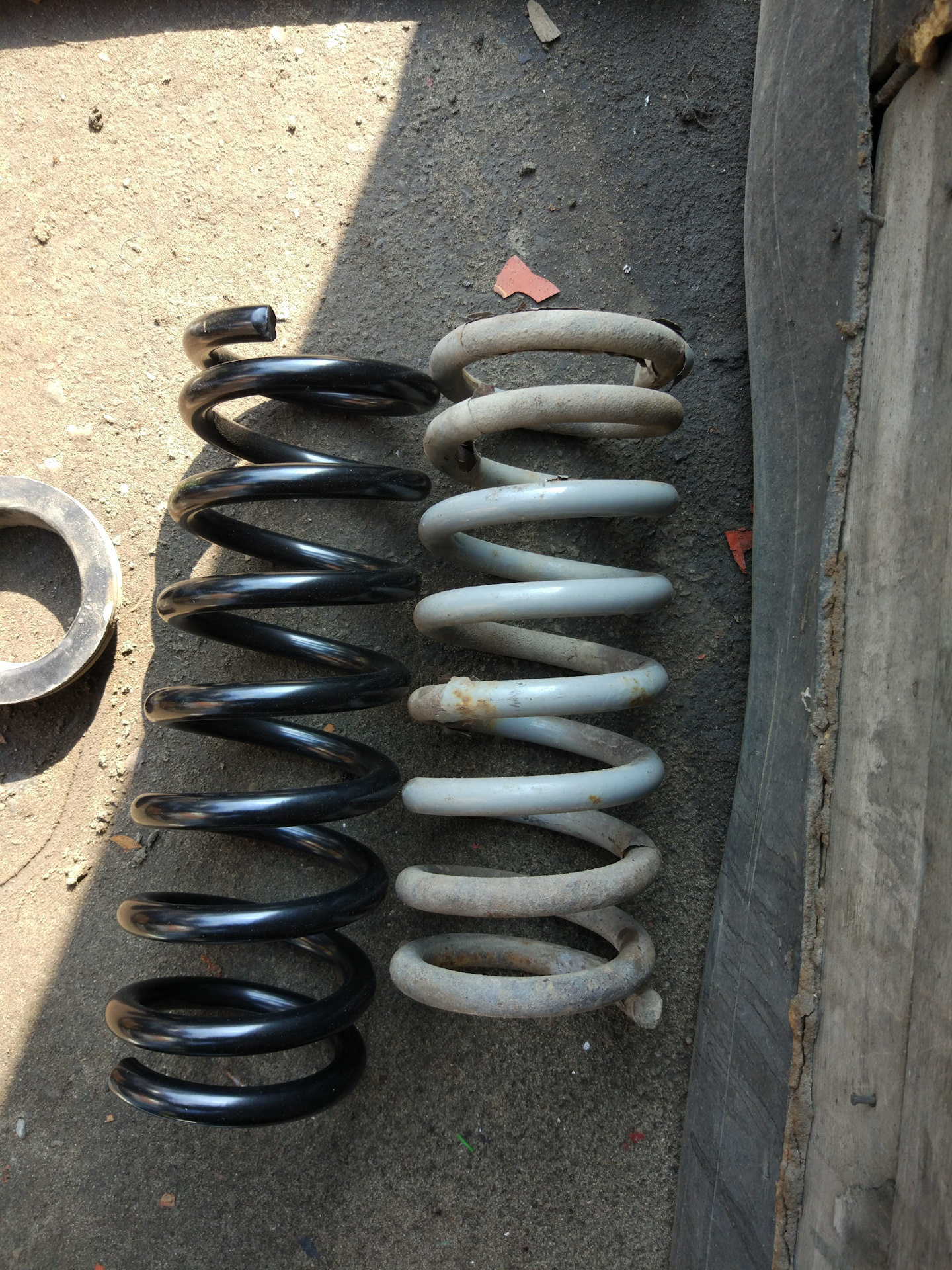 установка усиленных пружин. усиленные пружины х трейл т31. просели штатные пружины на уаз патриот. пружины уаз патриот фобос +50. пружины задние соренто хм.