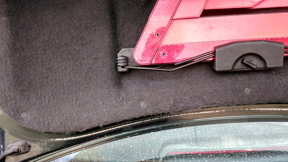 Подсветка номерного знака — Volkswagen Passat B5, 1,6 л, 1996 года ...