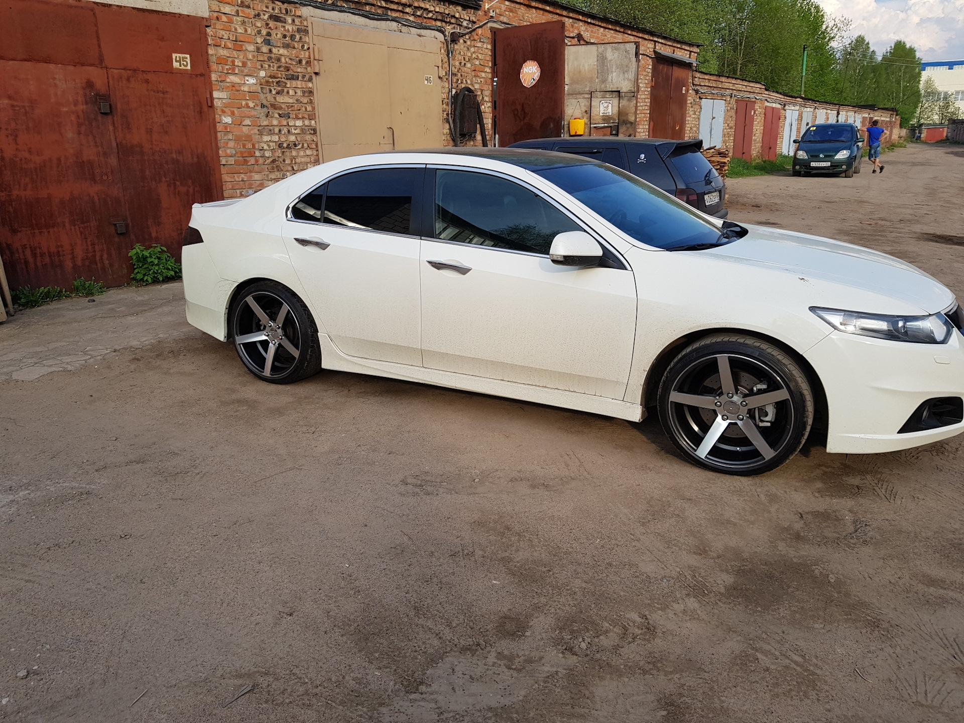 Honda Accord White Wheels