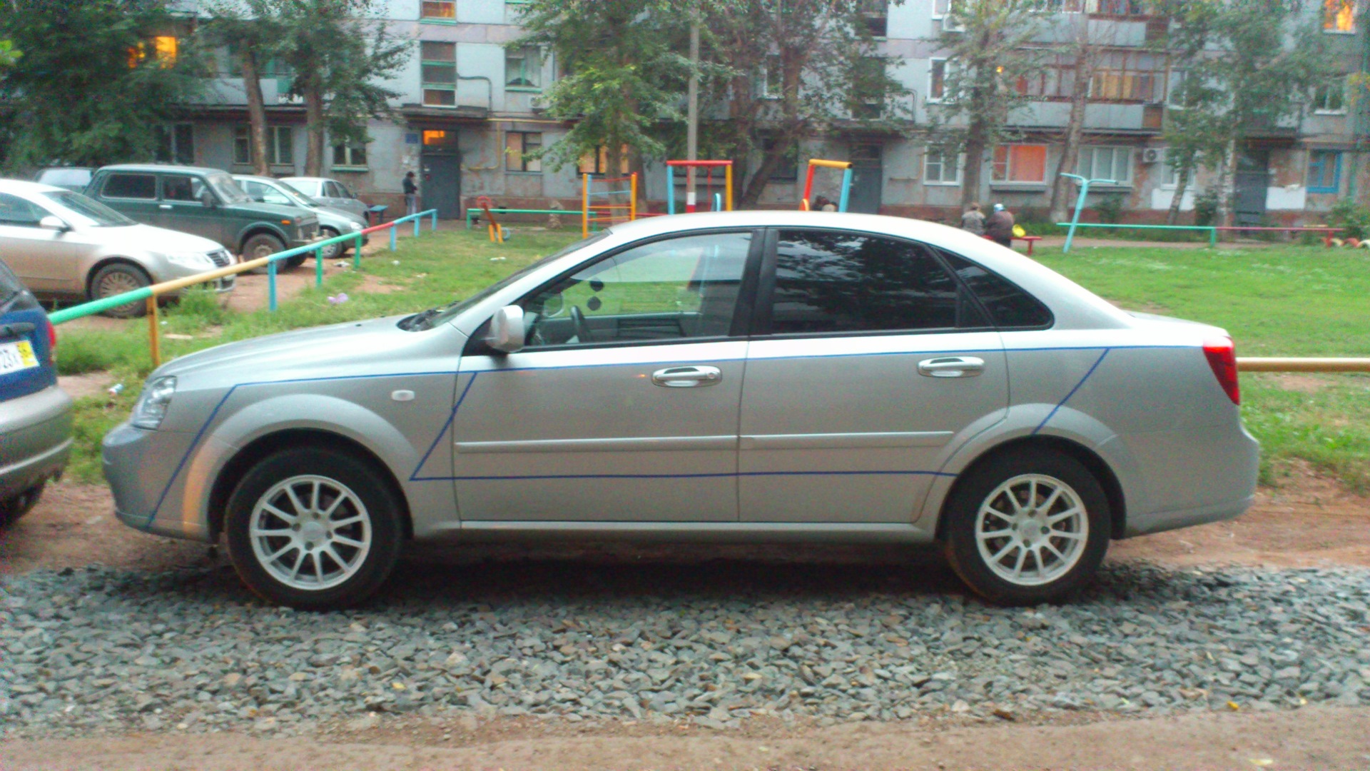 Chevrolet Lacetti сбоку