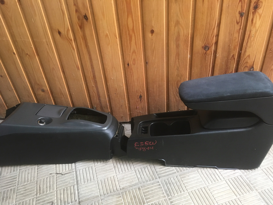 Подлокотник от Cedia cs5w - Mitsubishi Lancer IX, 1,6 л, 2009 года аксессуары DR