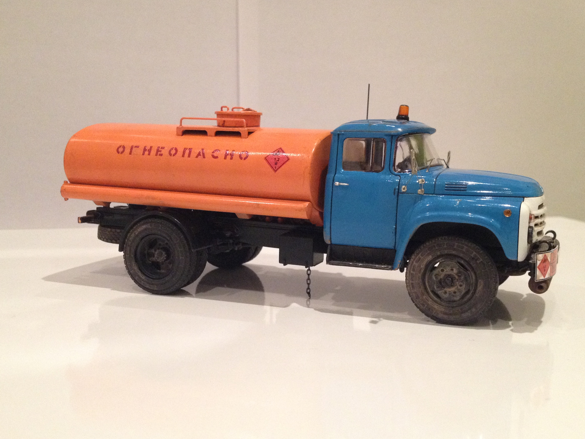 Тсв логотип. Масштабная модель avd. Светильник аварийного освещения взрывозащищенный. Avd тсв-6 1/43. Avd тсв-6 1/43.