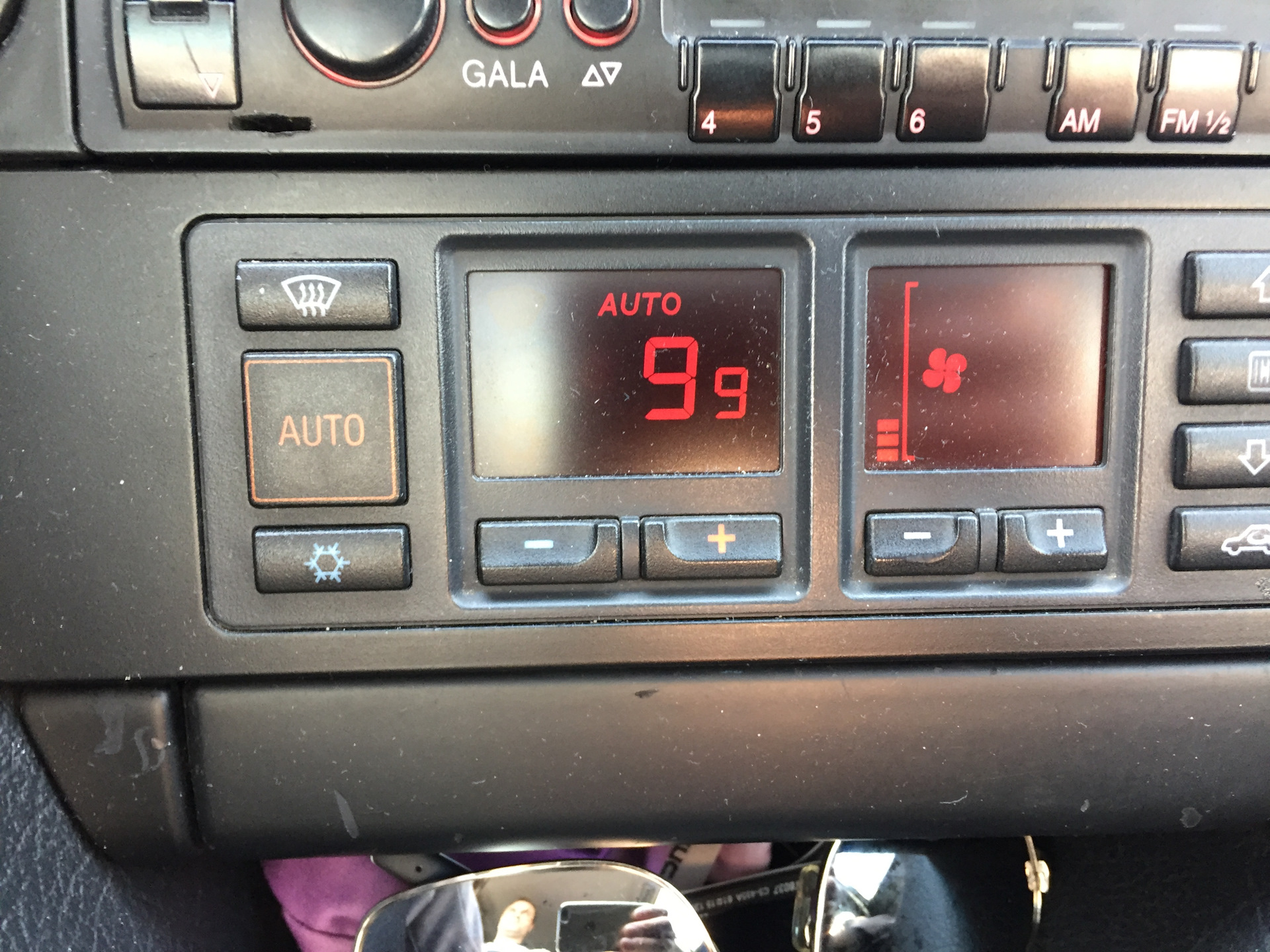 Audi a6 c5 индикатор тормозной. Кнопки бортового компьютера ауди а6с5. Греется ауди а6 с5. Audi a6 c5 индикатор тормозной. Бортовой компьютер ауди а6 с5.