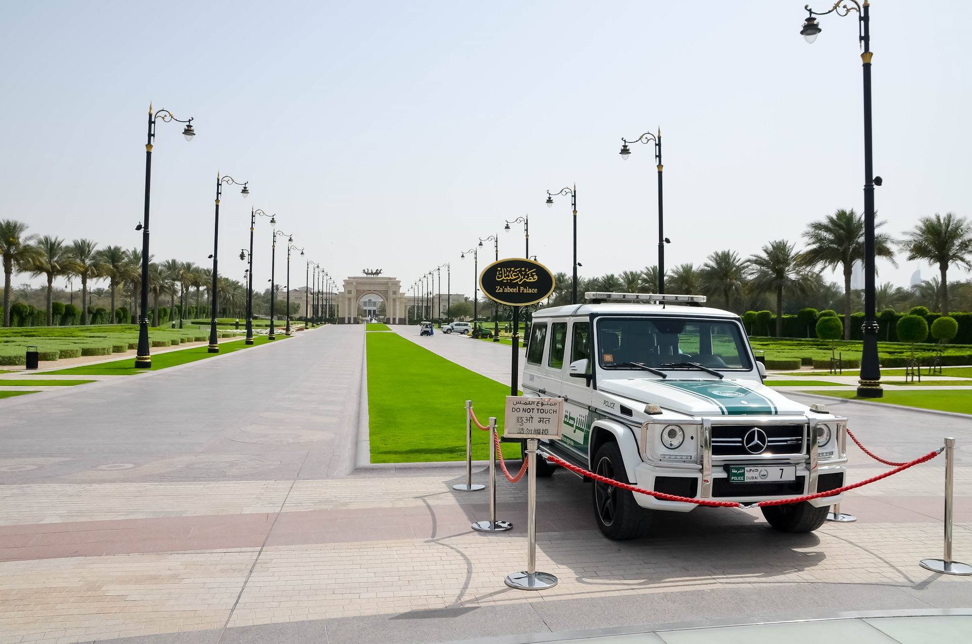 Udrive dubai. спортивные гонки в дубаи. трансфер дубай. Drive dubai. Drive dubai.