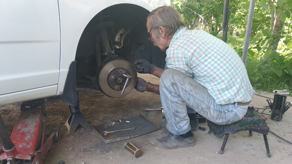 51. Расточка передних тормозных дисков — Chevrolet Cobalt (2G), 1,5 л ...