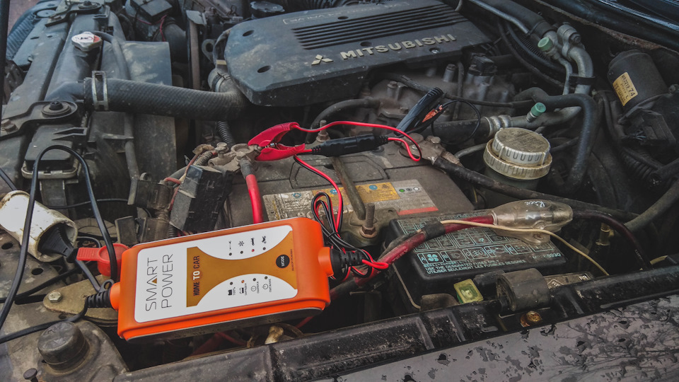 и дал АКБшки пожрать драгоценного тока… — Mitsubishi Montero Sport (1G)