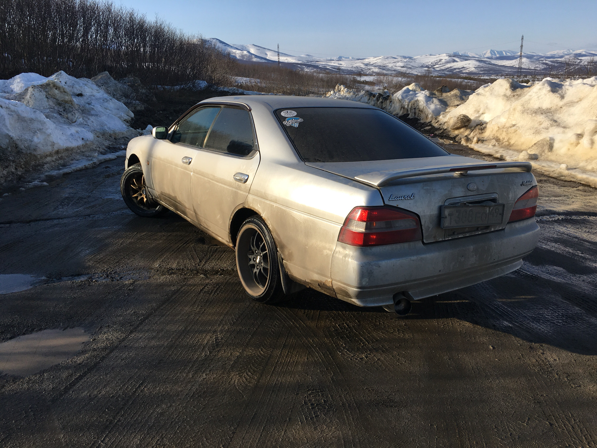 Ниссан лаурель замена. Nissan Laurel c35. Nissan Laurel 35. Nissan Laurel c35 medalist. Ниссан Лаурель 35 медалист.