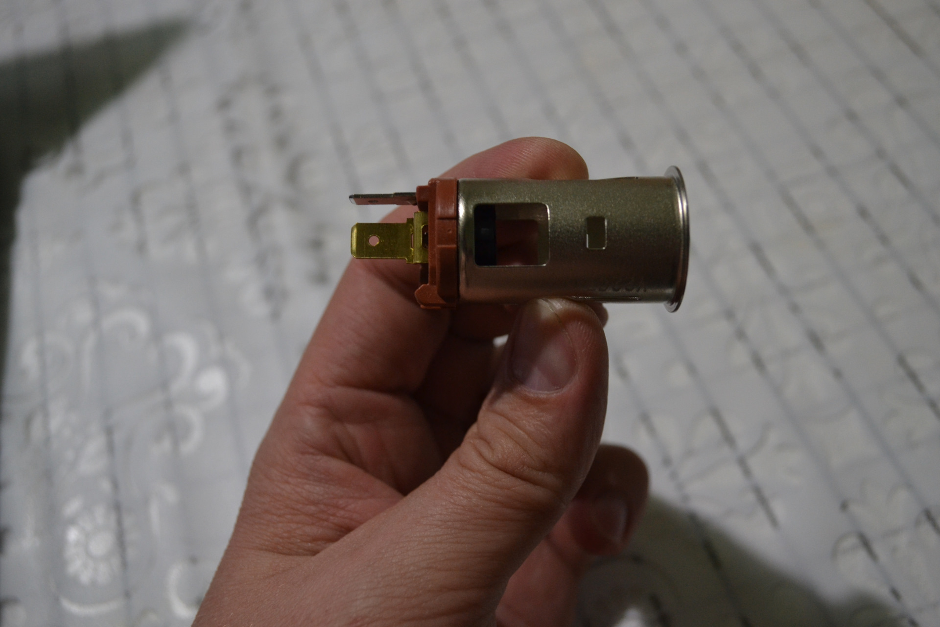 Как подключить прикуриватель на Тойота (много фото) - avtozahod.ru