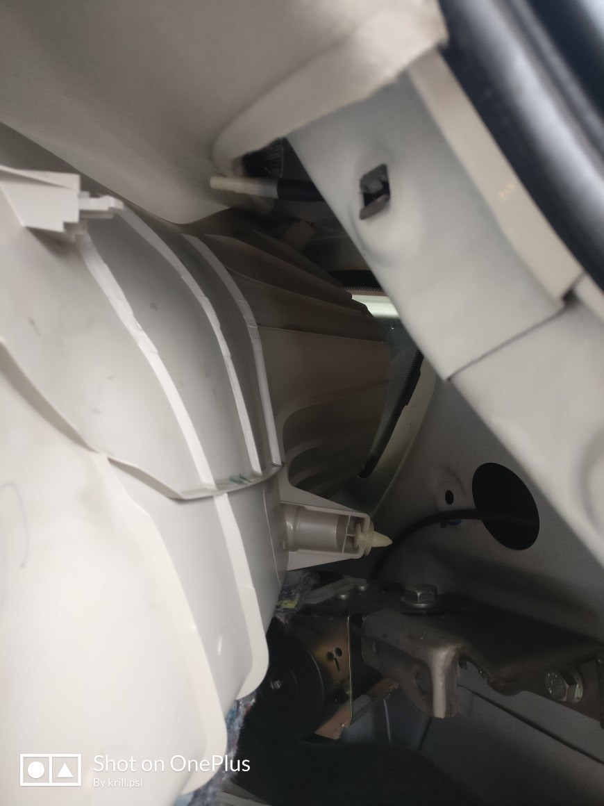 Брызгалка заднего стекла — Nissan Qashqai (1G), 2 л, 2011 года | своими ...