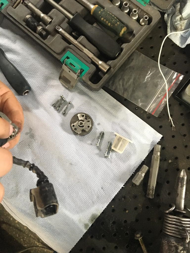 подкачивающий насос муфты фольксваген т5 2005. насос муфты халдекс. сальник моторчика халдекс. комплект уплотнения муфты халдекс ваг. ремкомплект насоса муфты халдекс.