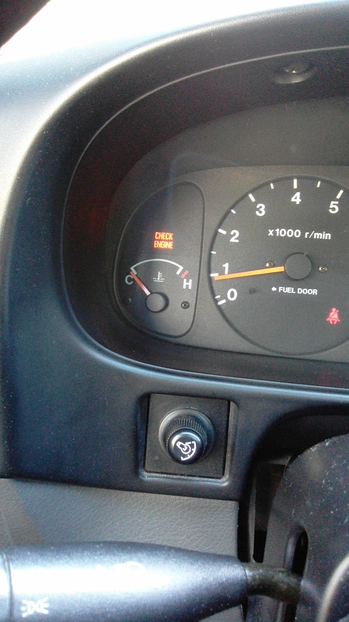 Загорелся Джеки Чан, снимаем ошибку — Isuzu Amigo (II), 2,2 л, 1998 ...