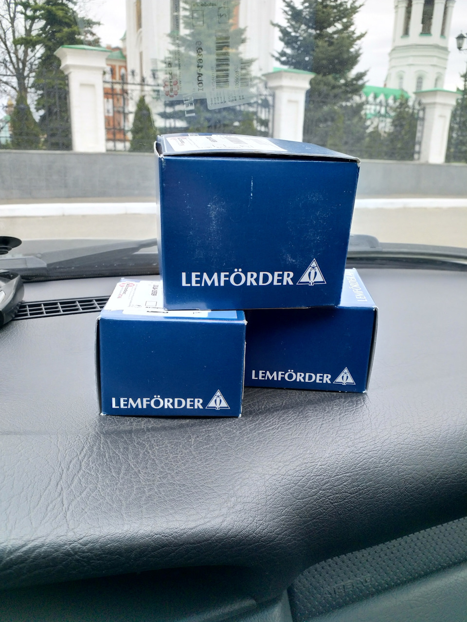 Выковырял старые сайлентблоки, рейка опять парит мозг — Audi A6 (C4), 2,6 л, 1994 года