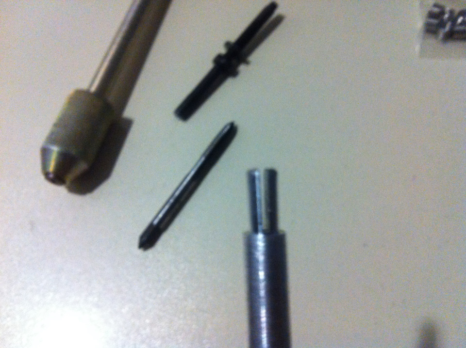 Восстановление резьбы постелей распредвала — Toyota Starlet (70), 1,3 л ...