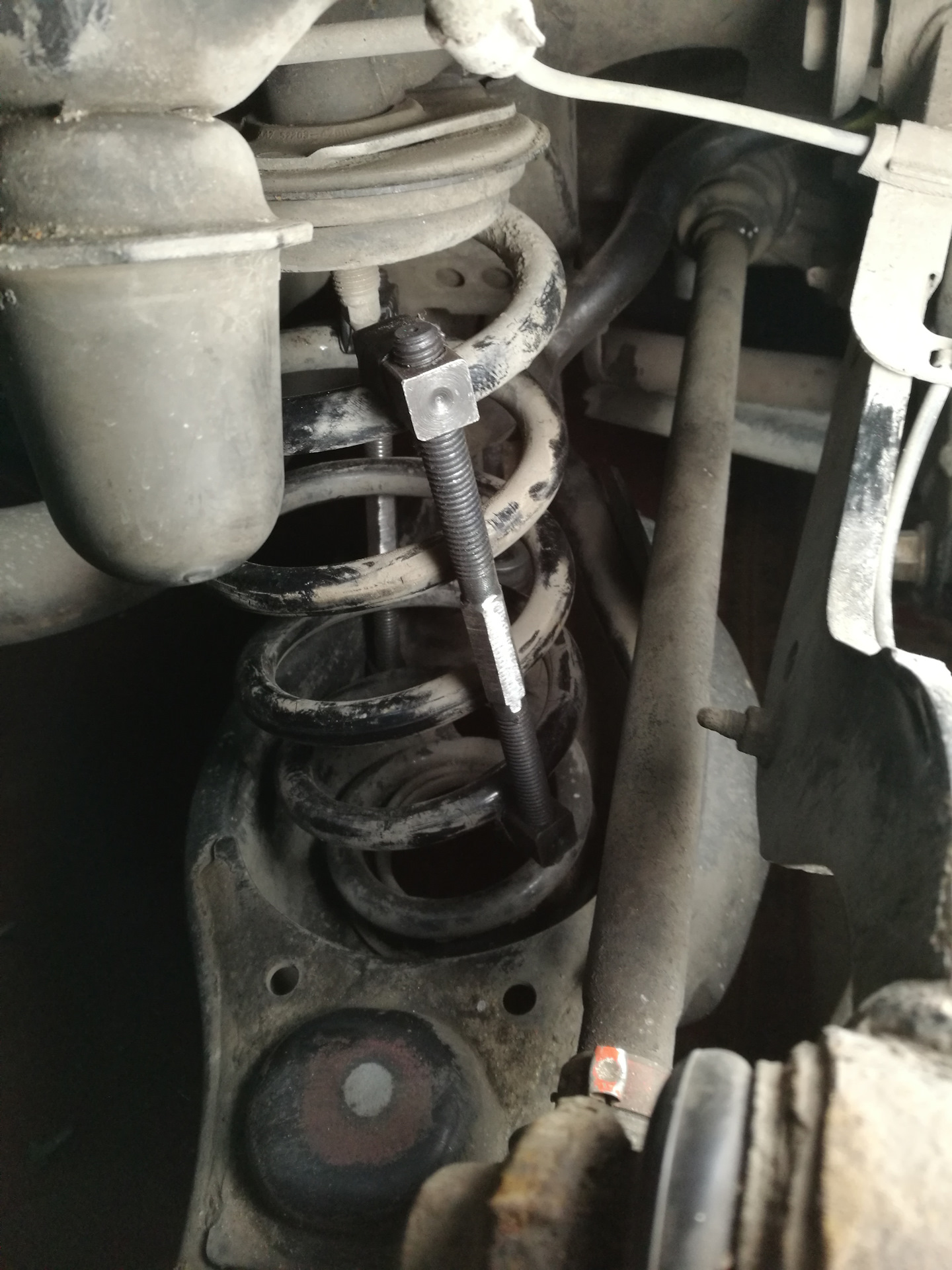 Замена передних стоек KYB + усиленные пружины OBK часть 2 — Toyota RAV4 ...