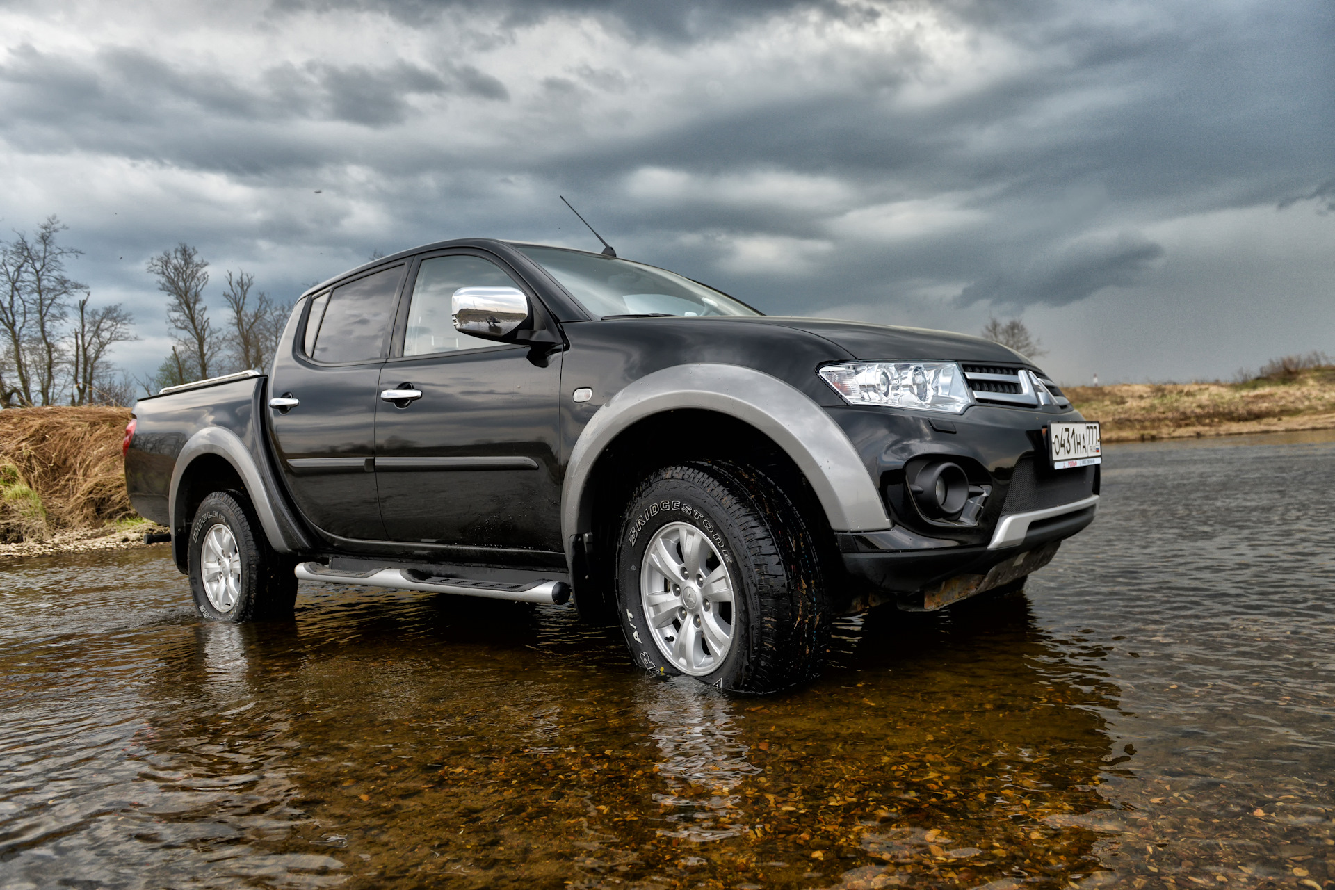 Mitsubishi l200 Рё РґРµРІСѓС€РєРё