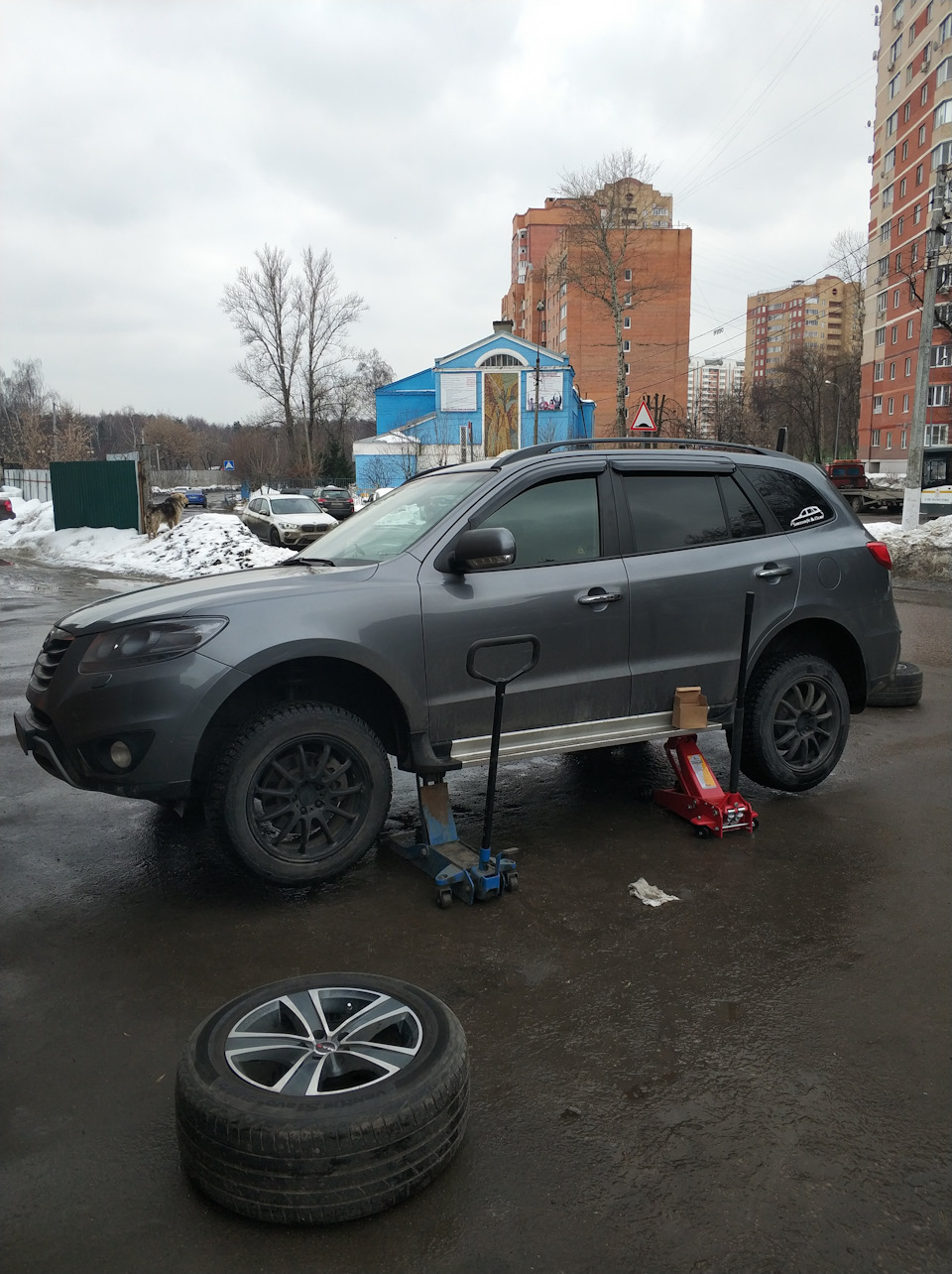 Готовим машину к лету (переобувка, дворнички и … посылочка из Кореи) —  Hyundai Santa Fe (2G), 2,2 л, 2011 года | колёсные диски | DRIVE2