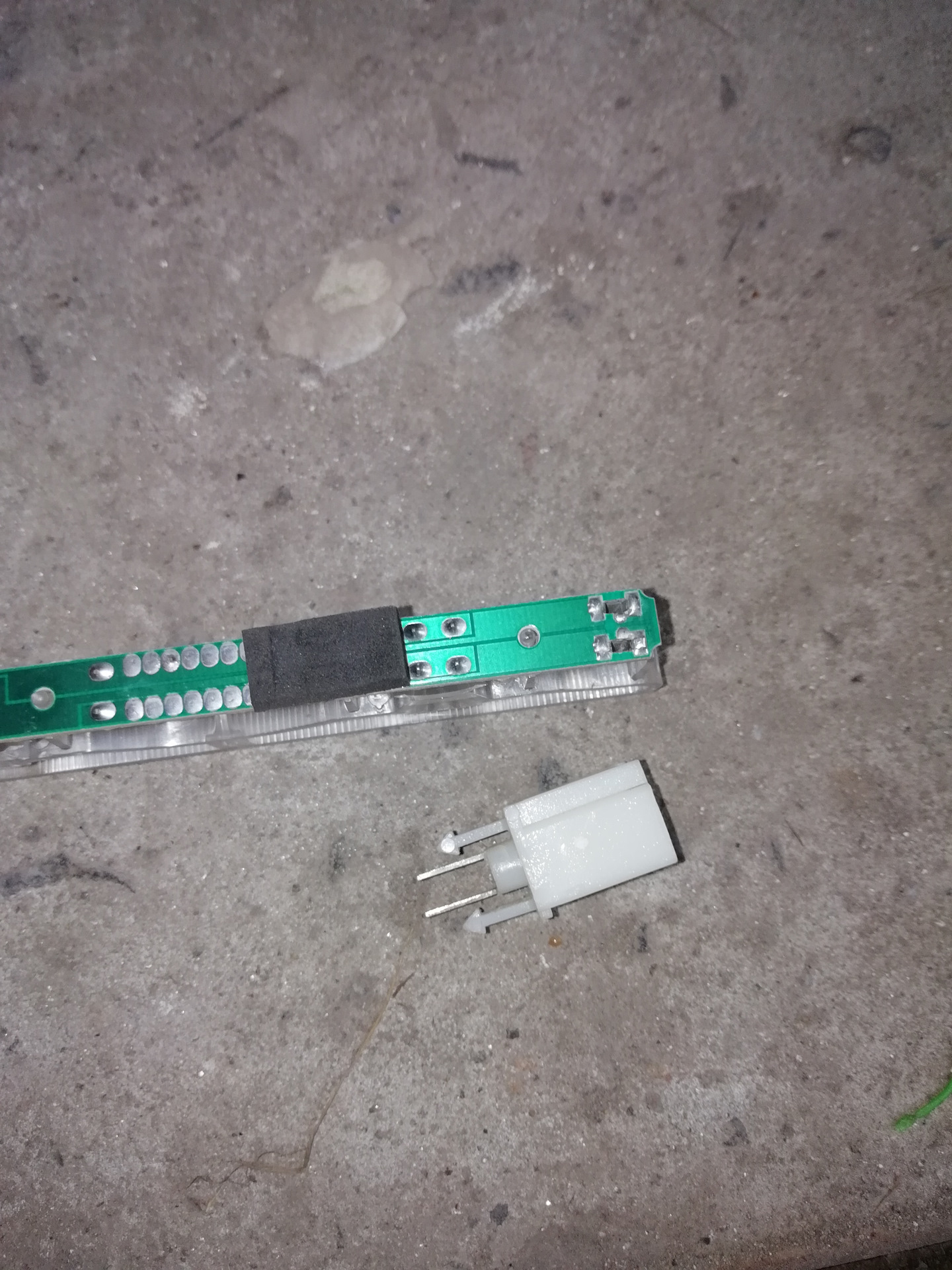 Дополнительный стоп-сигнал (не горит) — Nissan Qashqai (1G), 1,6 л ...