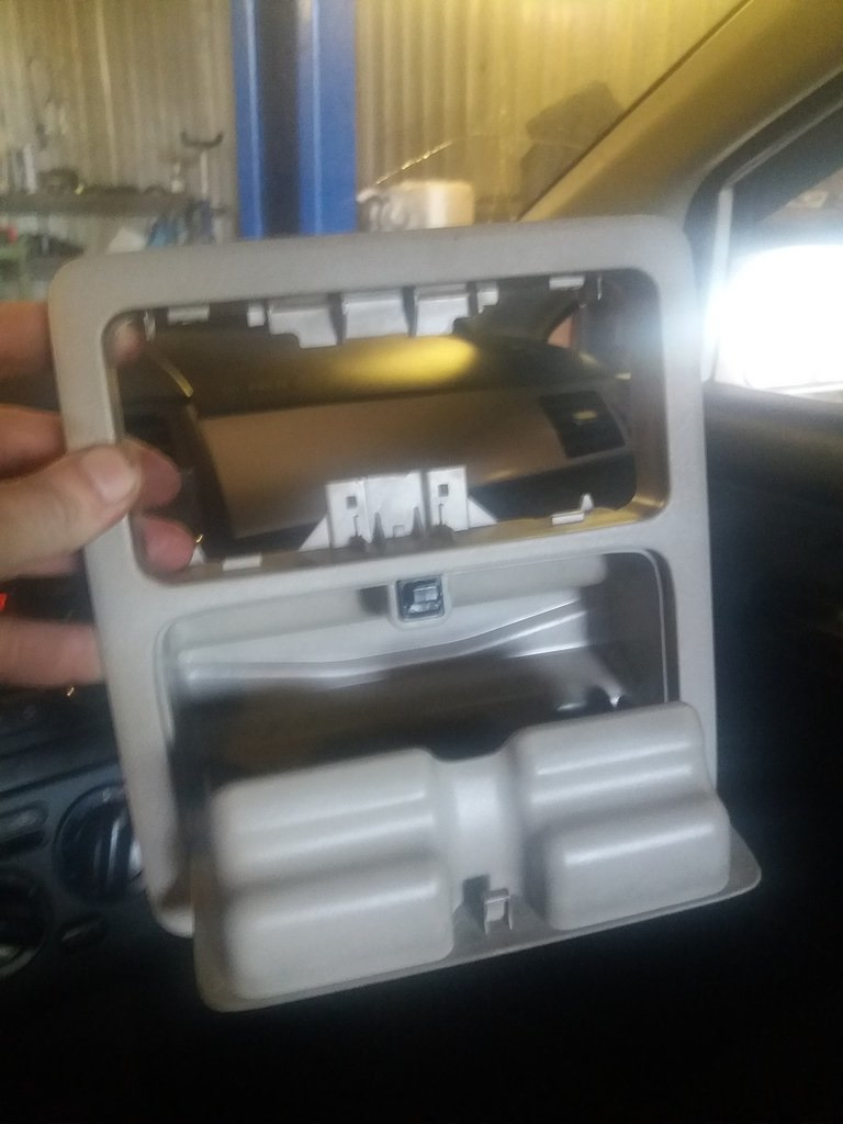Фото в бортжурнале Nissan Tiida (1G)