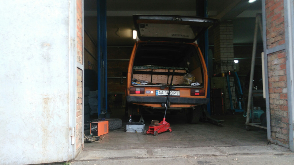 Ургентная хирургия ч.1 — Volkswagen Transporter T3, 1,6 л, 1983 года ...